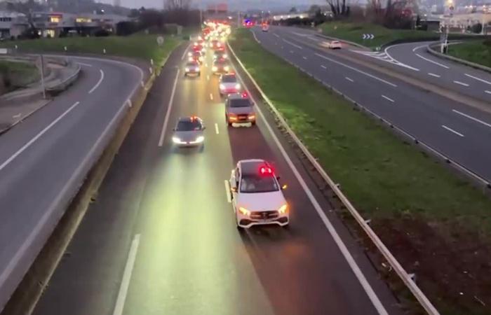 Embouteillages monstres aux entrées de Lyon, les taxis bloquent l’hôpital Lyon Sud