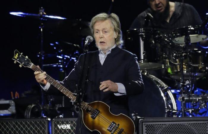 pour le concert de réouverture de Notre-Dame-de-Paris, Stéphane Bern annonce Paul McCartney, son producteur dément