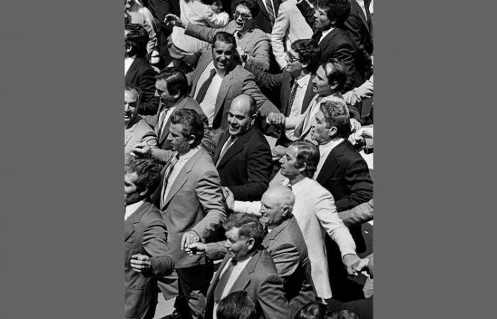 Quelle musique entendez-vous sur cette photo de Letizia Battaglia « Dimanche de Pâques » ?