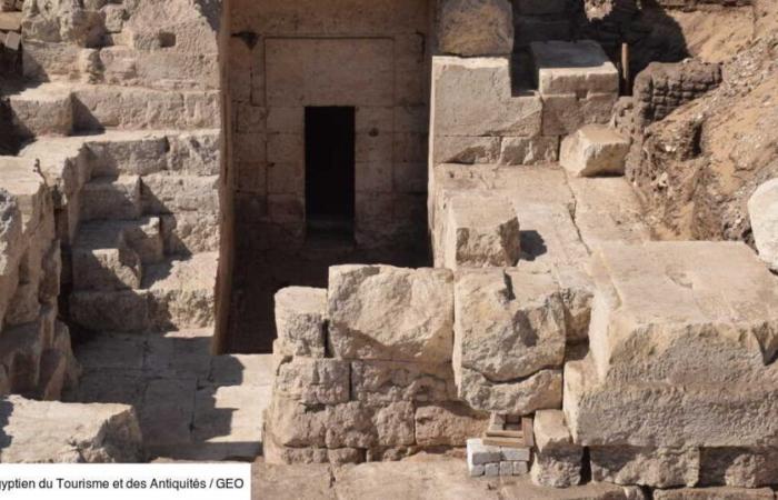 L’entrée d’un temple égyptien refait surface dans le désert après 2 000 ans