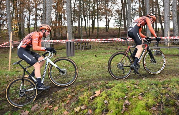 William Millat devant son frère Adrien sur les hauteurs du Creusot