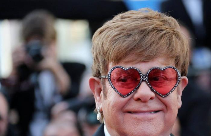 Elton John affirme avoir complètement perdu la vue après son infection oculaire