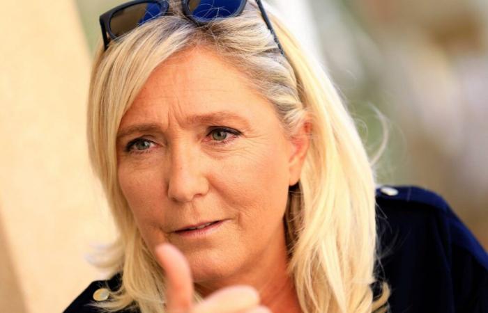 Marine Le Pen demande au gouvernement de renoncer à la désindexation des retraites pour échapper à la censure