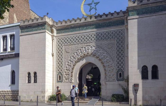 à la Grande Mosquée de Paris, les musulmans jugent l’affaire Boualem Sansal