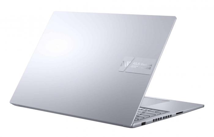 Promo 899 € En promotion à 899 € cet ultrabook Asus convient aussi bien aux joueurs qu’aux autres utilisateurs à la recherche de puissance et de design sobre