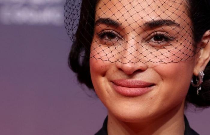 Camelia Jordana illumine le tapis rouge avec un look rétro, Jamel Debbouze retrouve Monica Bellucci