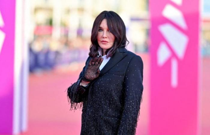 Isabelle Adjani giflée par Niels Arestrup ? L’actrice réagit sans fard à la disparition de l’acteur