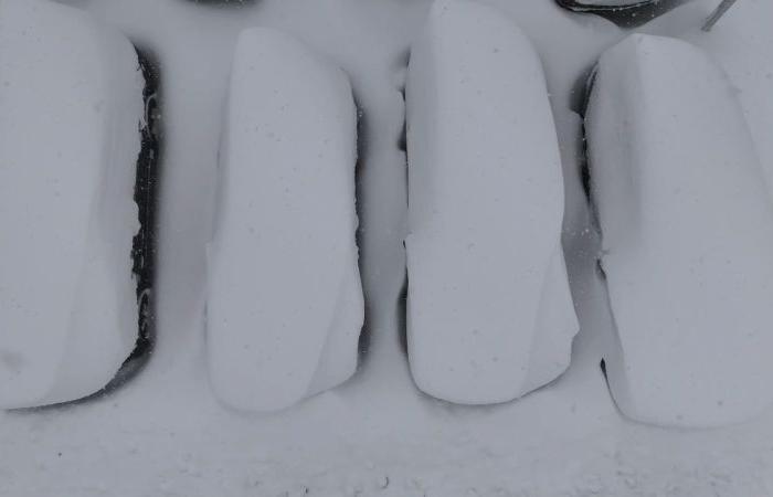 La neige à effet de lac tombe de plus de 5 pieds sur certaines parties de la région des Grands Lacs