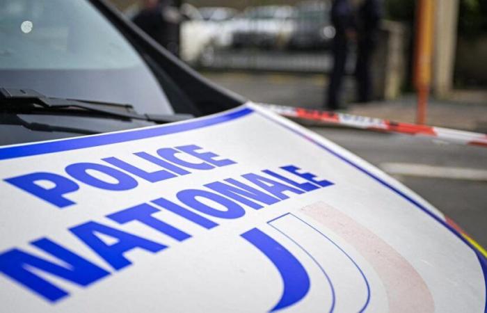 un homme toujours en fuite après une attaque au couteau