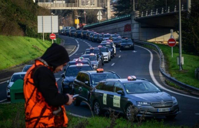 plusieurs centaines de chauffeurs de taxi manifestent autour de Lyon – 12/02/2024 à 10h35