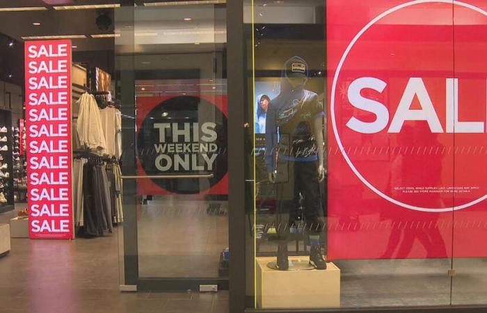 La saison des achats dure un mois alors que les soldes se mélangent