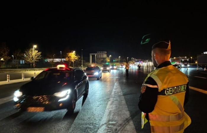 des centaines de véhicules bloquent les autoroutes en Isère