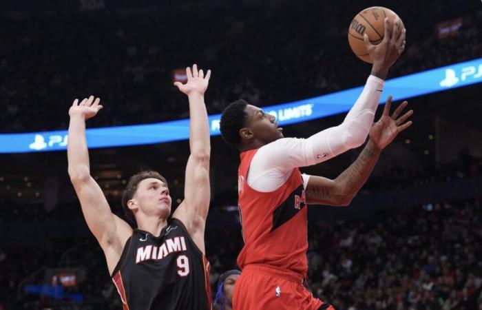 La star des Raptors canadiens, RJ Barrett, domine à la Scotiabank Arena