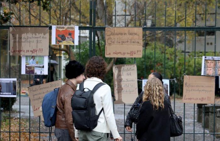 les enseignants du lycée Saint-Sernin préparent les parents à la grève du jeudi 5 décembre