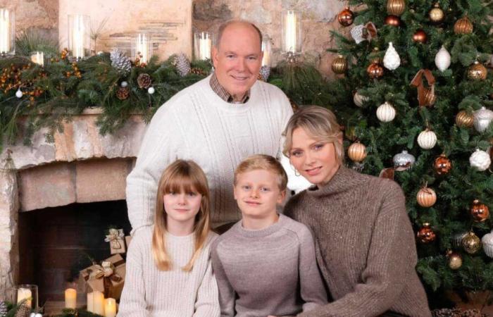 La douce photo de Noël du Prince Albert II et de la Princesse Charlène avec leurs jumeaux