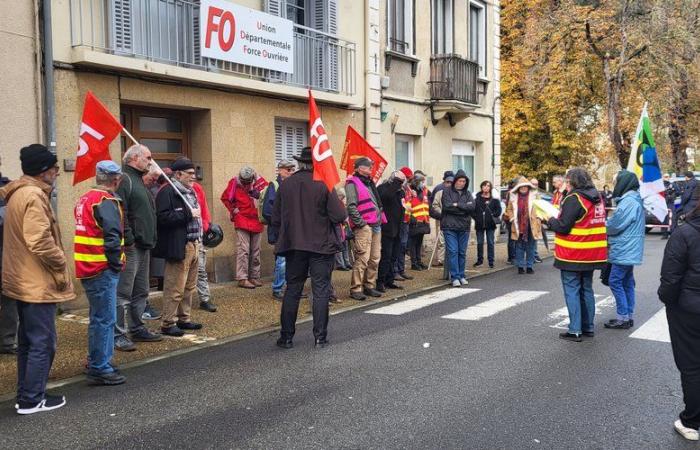 Les retraités devant la préfecture pour la revalorisation des retraites