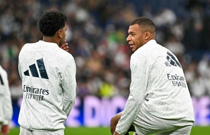 quand Rodrygo veut tirer un penalty à la place de Mbappé mais est rappelé à l’ordre par Ancelotti