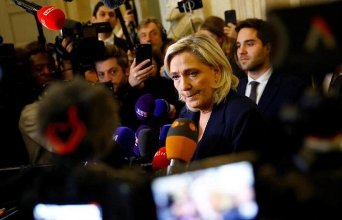 comment Marine Le Pen a pris le chemin de la censure