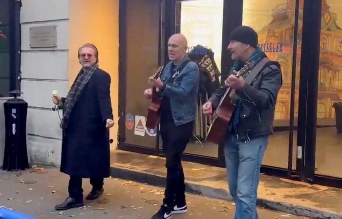 « Une blague de très mauvais goût »… Les sosies de U2 chantent devant le Bataclan pour se promouvoir