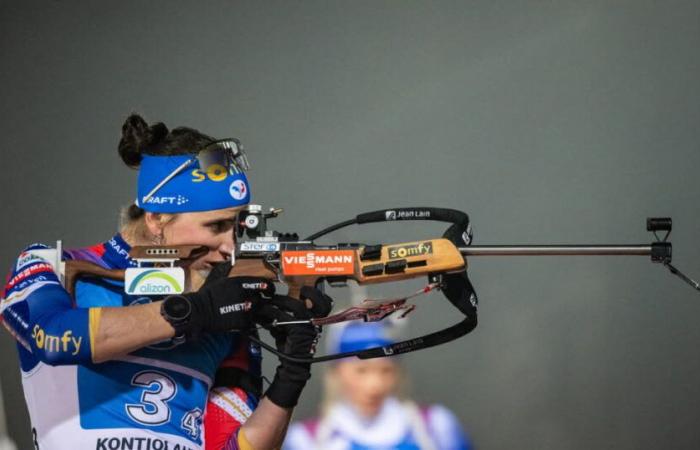 Julia Simon annoncée au départ de l’individuel féminin malgré sa blessure au relais