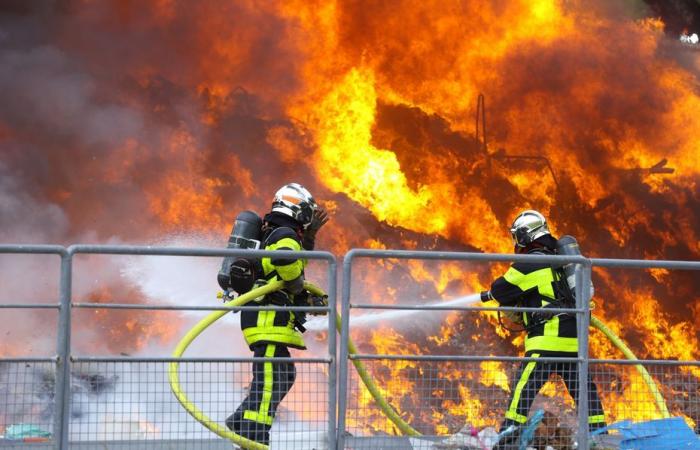 Deux personnes en urgence absolue après l’incendie d’un immeuble à Louviers, la voie criminelle était prévue