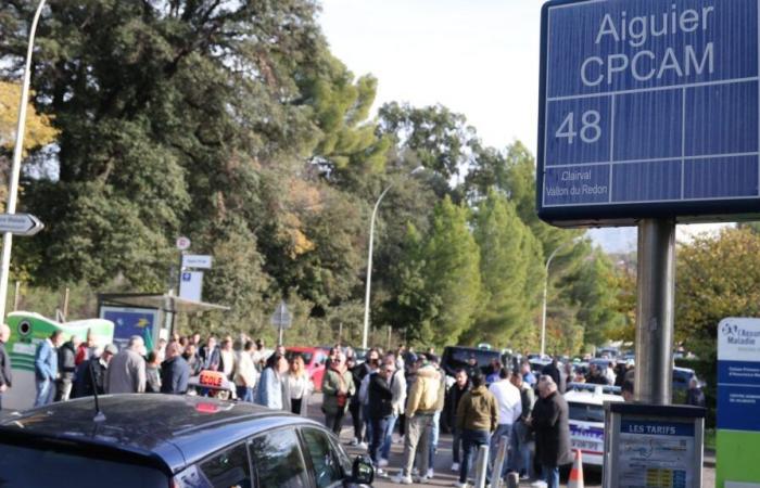 opérations escargots, rassemblement devant l’Assemblée nationale, point sur la mobilisation des taxis