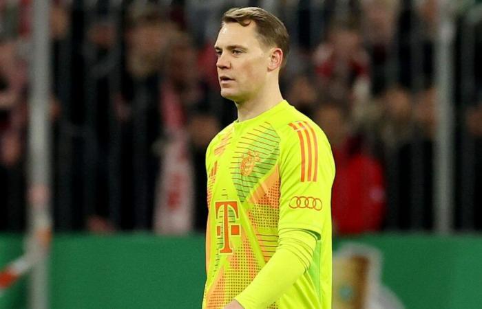 Manuel Neuer reçoit le premier carton rouge de sa carrière lors du match du Bayern Munich contre Leverkusen