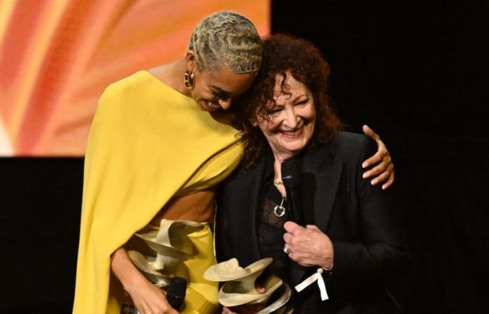 Pourquoi la génération de rebelles de Nan Goldin a reçu les plus grands applaudissements aux Fashion Awards 2024