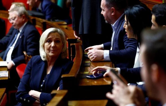 le RN votera la motion de censure de la gauche qui accuse le gouvernement d’avoir “cédé” face à “l’extrême droite”