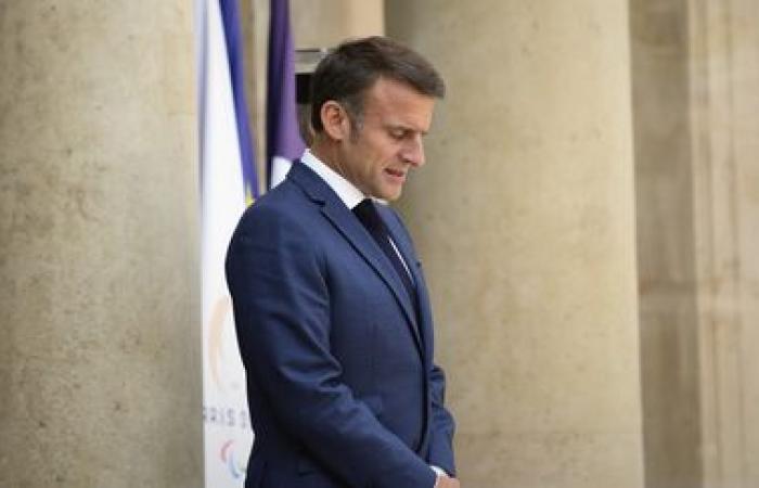 “Oui, il y a un moyen de ne pas censurer”, affirme Emmanuel Macron en marge de son voyage en Arabie Saoudite