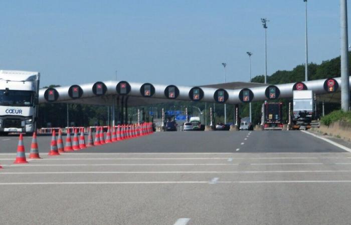 un automobiliste roule à contresens sur l’autoroute et provoque un accident, tuant une personne