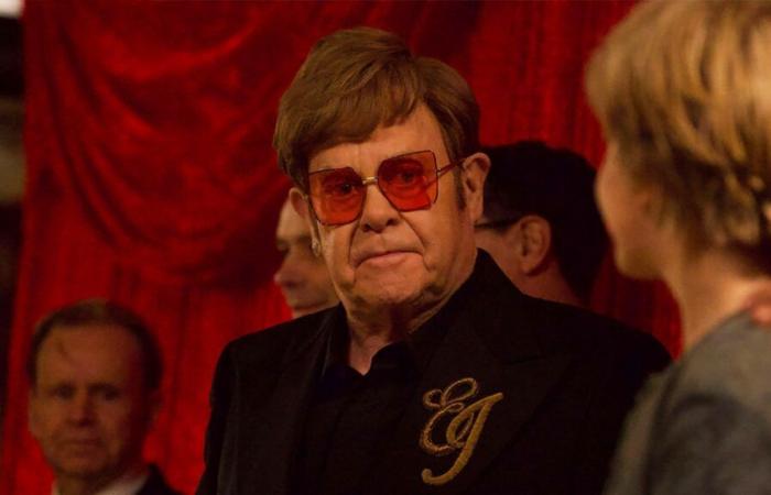 Elton John n’a pas pu voir sa comédie musicale “Le Diable s’habille en Prada” : voici la raison