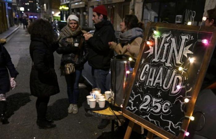 les autorités font face au défi des stands illégaux de vin chaud