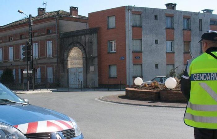 « En hiver, on avait du mal à chauffer ! Cette ancienne gendarmerie tarnaise est à vendre