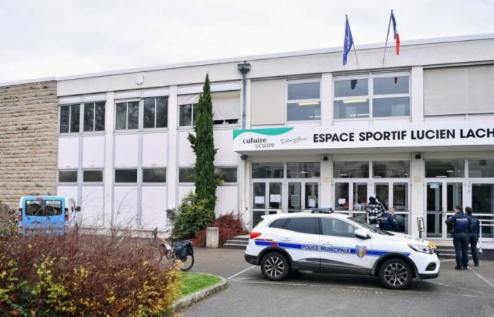 Métropole de Lyon. Incendie mortel dans un squat à Caluire : le gymnase évacué