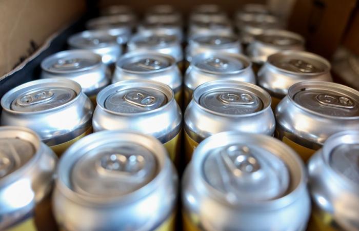 Québec envisage de mettre fin aux timbres pour les bières de microbrasseries