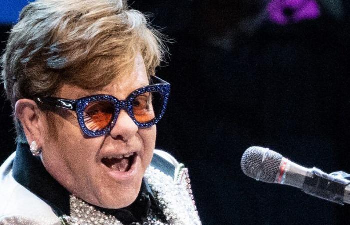 Elton John, partiellement et temporairement aveugle