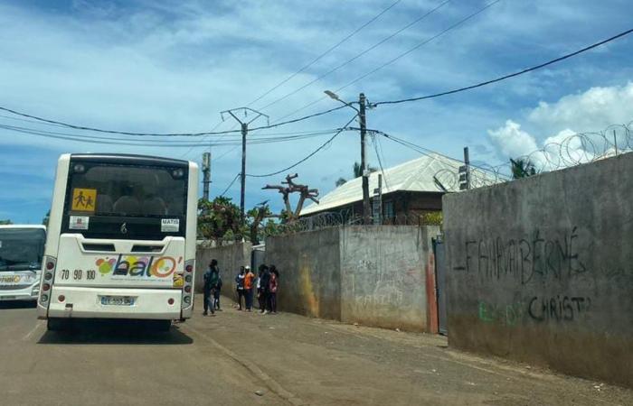 Des heurts ont éclaté ce mercredi matin devant le collège et le lycée de Dzoumogné