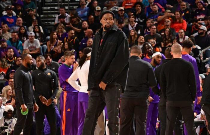 Kevin Durant blessé à la cheville pour les Suns contre Wemby et les Spurs lors du match de la Coupe NBA