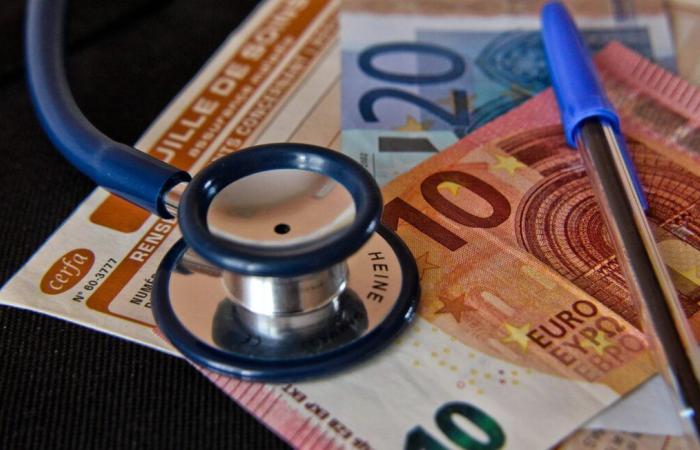 La consultation d’un médecin généraliste coûte 30 euros et 60 euros pour un spécialiste