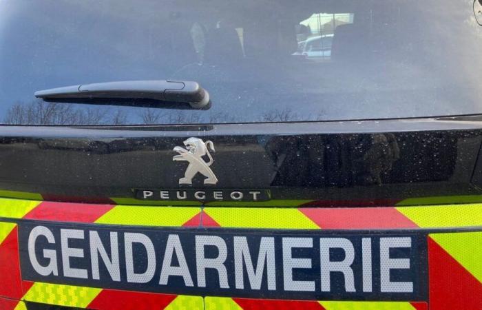 trois personnes placées en garde à vue