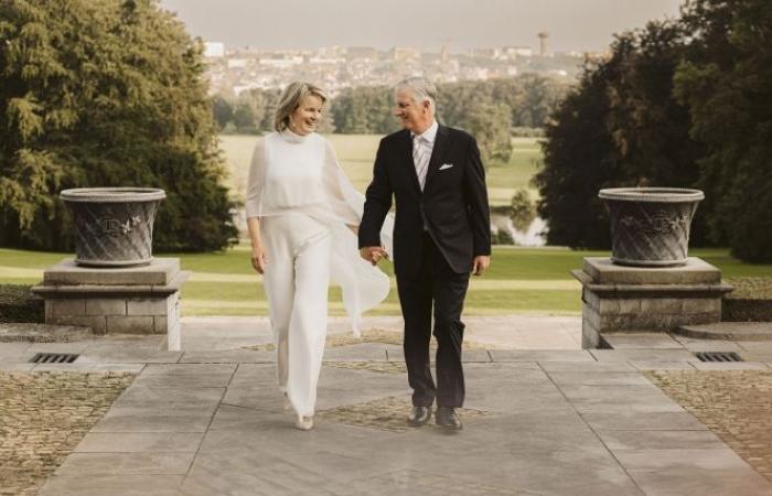 Le Palais Royal dévoile un nouveau portrait pour le 25e anniversaire de mariage de Philippe et Mathilde