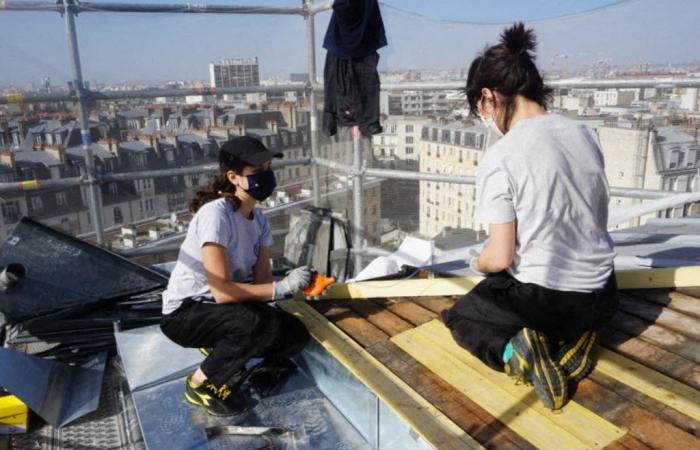 Le savoir-faire des couvreurs et couvreurs zingueurs de Paris inscrit au patrimoine de l’UNESCO