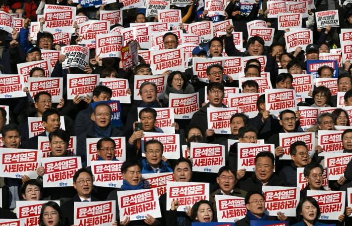 manifestations à Séoul appelant au départ de Yoon après son coup d’État