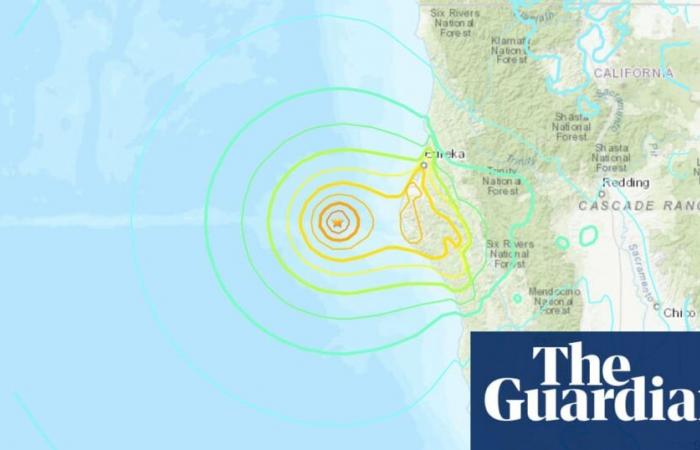 Un séisme de magnitude 7,0 frappe le nord de la Californie et déclenche des alertes au tsunami