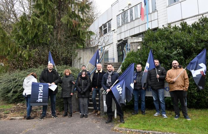 Les policiers de l’UN1TE ont manifesté pour dire « Non à l’humiliation et oui à la dignité »