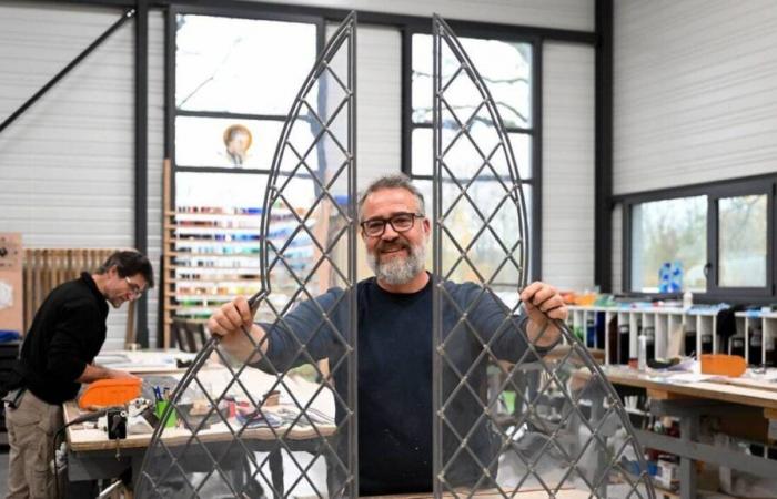 Les vitraux des Ateliers Barthe-Bordereau inondent de lumière la cathédrale Notre-Dame de Paris