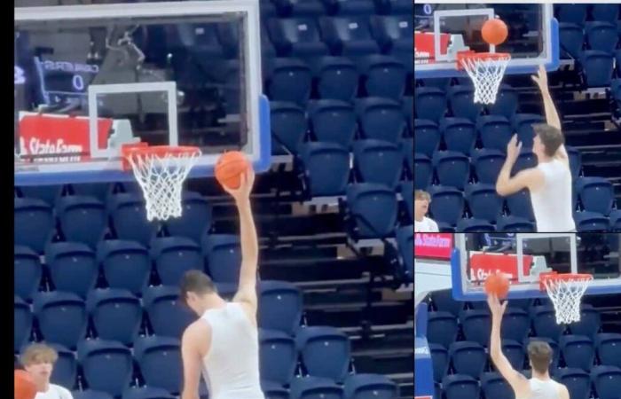 Les fans de basket-ball universitaire doivent intimider la Floride pour qu’elle laisse jouer Olivier Rioux, 7’9″, cette année afin que nous puissions voir ce géant dans un vrai match