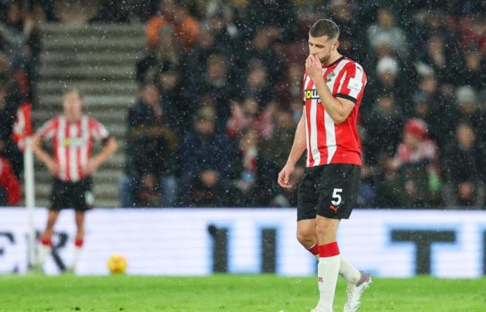 L’expulsion insolite d’un défenseur de Southampton face à Chelsea – Premier League – J14 – Southampton-Chelsea (1-5)