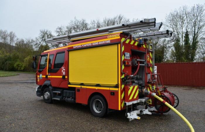 Moins lourde et plus écologique, les pompiers de Seine-Maritime testent une nouvelle lance